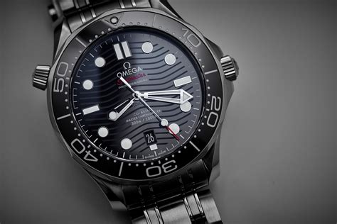 omega seamaster black red